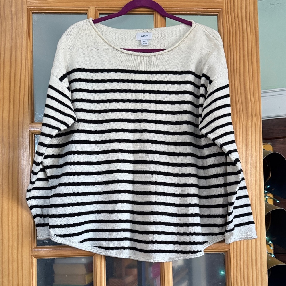 Old Navy Black and White Striped Sweater